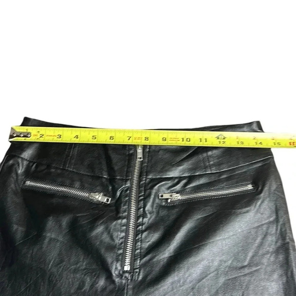 Princess Polly faux leather pants,women size 8, black,zipper,stretchy,party,goth - Picture 9 of 15